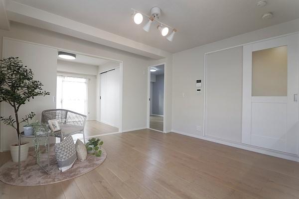 大阪府大阪市東住吉区山坂1丁目の中古マンションのリビング