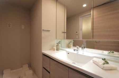 {s\1 1-32̒Ã}V̐ʑEʏ