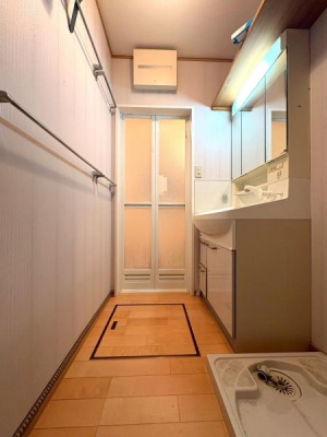 ���{�����s�|����2���ڂ̒��È�ˌ��Ă̐��ʑ�E���ʏ�