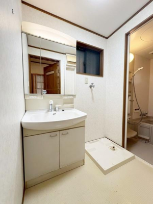 ���{����s�n�꒬3���ڂ̒��È�ˌ��Ă̐��ʑ�E���ʏ�