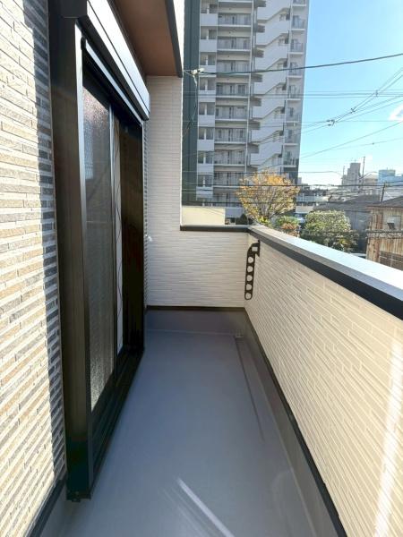 大阪府大阪市平野区背戸口1丁目の新築一戸建てのバルコニー