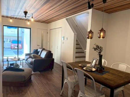 {swˌ1ڂ̐VzˌẴrO