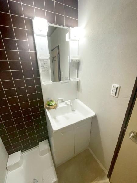 {s\3ڂ̒ÈˌĂ̐ʑEʏ