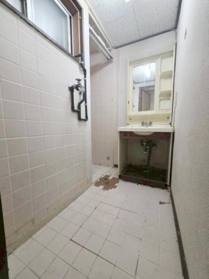 ���{��^�s��Ւ��̒��È�ˌ��Ă̐��ʑ�E���ʏ�