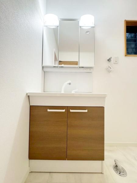 {s쒆1ڂ̒ÈˌĂ̐ʑEʏ