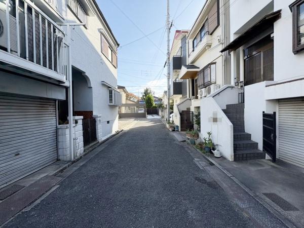 {^sՒ̒ÈˌĂ̑OʓH܂ތnʐ^