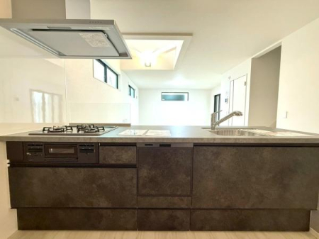 ���{���s�����Z�j��2���ڂ̐V�z��ˌ��ẴL�b�`��