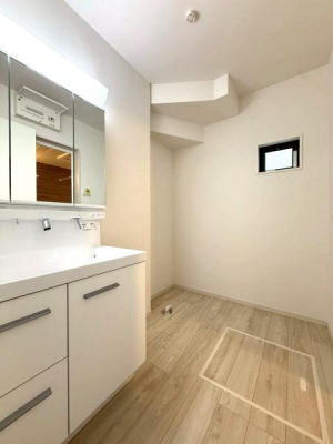 ���{���s�����Z�j��2���ڂ̐V�z��ˌ��Ă̐��ʑ�E���ʏ�