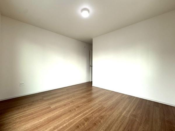 ���{���s�����Z�j��2���ڂ̐V�z��ˌ��Ă̗m��