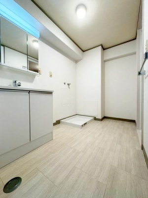 {Lst5ڂ̒Ã}V̐ʑEʏ