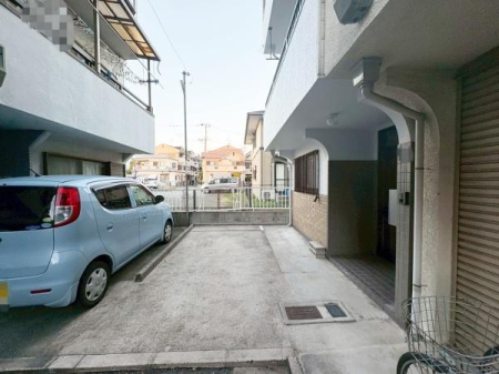 ���{��^�s�]�[���̒��È�ˌ��Ă̒��ԏ�