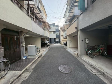 ���{��^�s�]�[���̒��È�ˌ��Ă̑O�ʓ��H�܂ތ��n�ʐ^