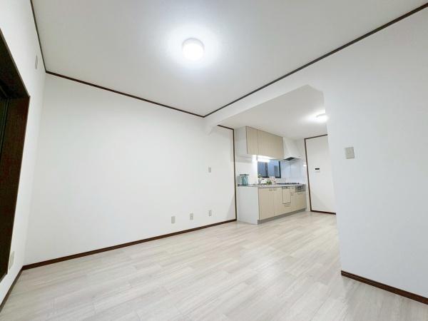 ���{��^�s�]�[���̒��È�ˌ��Ẵ��r���O