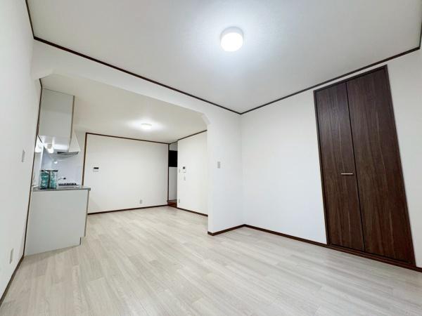 ���{��^�s�]�[���̒��È�ˌ��Ẵ��r���O