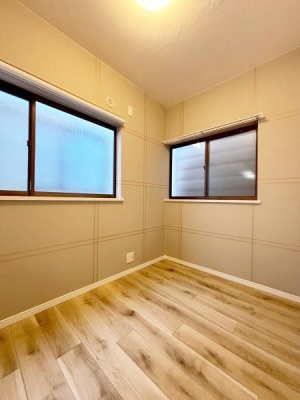 {s搼O3ڂ̒ÈˌĂ̎[