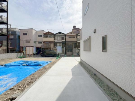 ���{�����s��㏬��̐V�z��ˌ��Ă̒��ԏ�