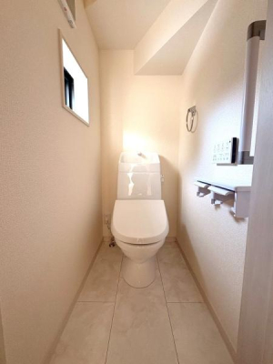 ���{���s����������1���ڂ̐V�z��ˌ��Ẵg�C��