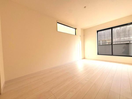 ���{���s����������1���ڂ̐V�z��ˌ��Ă̗m��