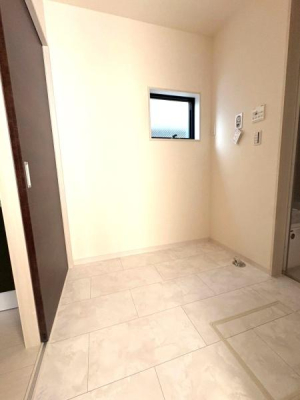 ���{���s����������1���ڂ̐V�z��ˌ��Ă̐��ʑ�E���ʏ�