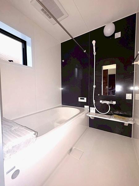 ���{���s����������1���ڂ̐V�z��ˌ��Ă̗���