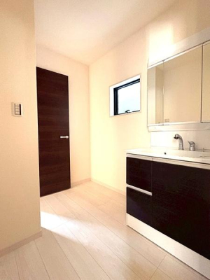 ���{���s����������1���ڂ̐V�z��ˌ��Ă̐��ʑ�E���ʏ�