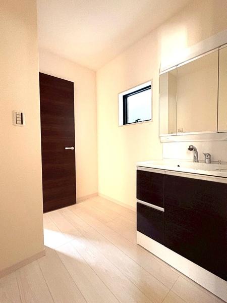 ���{���s����������1���ڂ̐V�z��ˌ��Ă̐��ʑ�E���ʏ�