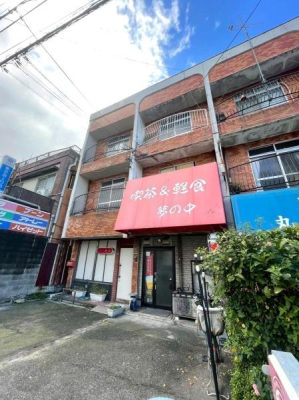 ���{���s����敽�쓌1���ڂ̒��Ãe���X�n�E�X�̒��ԏ�