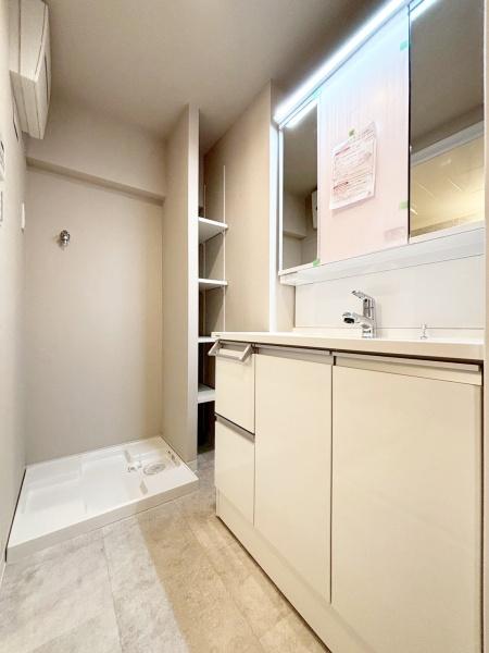 {cs]⒬2 1-8̒Ã}V̐ʑEʏ