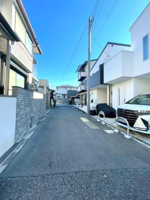 {sZgj1ڂ̒ÈˌĂ̑OʓH܂ތnʐ^