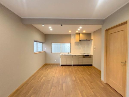 ���{�����s��t1���ڂ̒��È�ˌ��Ẵ��r���O