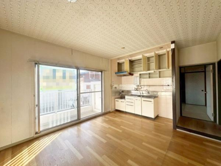 ���{�l����s���R2���ڂ̒��Ã}���V�����̃��r���O