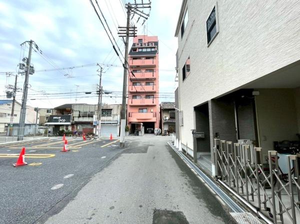 ���{���s����揟�R�k1���ڂ̓y�n�̑O�ʓ��H�܂ތ��n�ʐ^