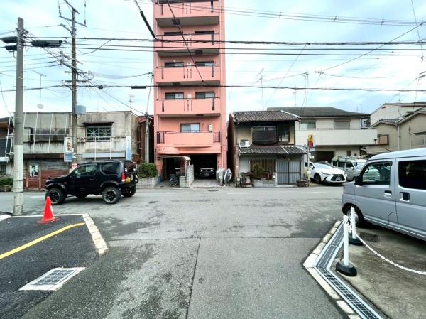 ���{���s����揟�R�k1���ڂ̓y�n�̑O�ʓ��H�܂ތ��n�ʐ^