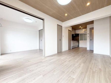 ���{���s�����V��1���ڂ̒��Ã}���V�����̃��r���O