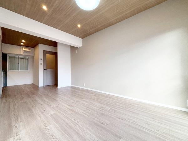 ���{���s�����V��1���ڂ̒��Ã}���V�����̃��r���O