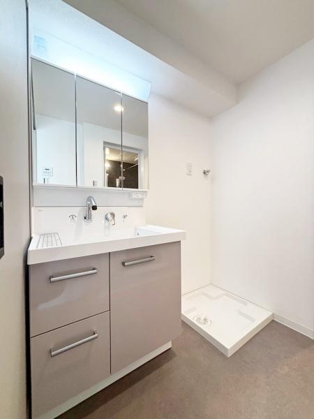 ���{���s�����V��1���ڂ̒��Ã}���V�����̐��ʑ�E���ʏ�