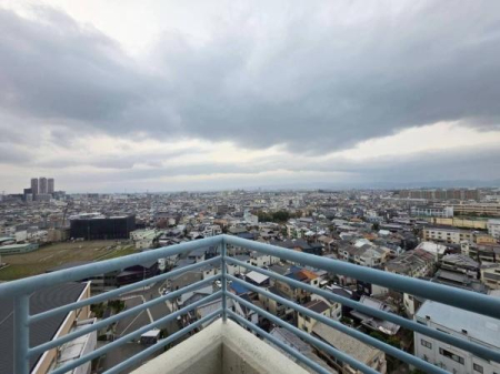 ���{����s��v�ے�2���ڂ̒��Ã}���V�����̏Z�˂���̒��]�ʐ^