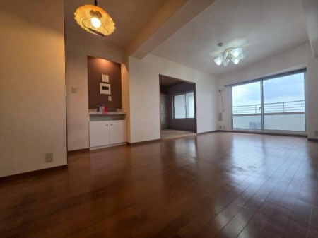 ���{����s��v�ے�2���ڂ̒��Ã}���V�����̃��r���O