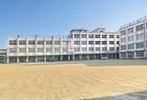 ���{���s���Z�g��R��1���ڂ̒��È�ˌ��Ă̎��ӊ�