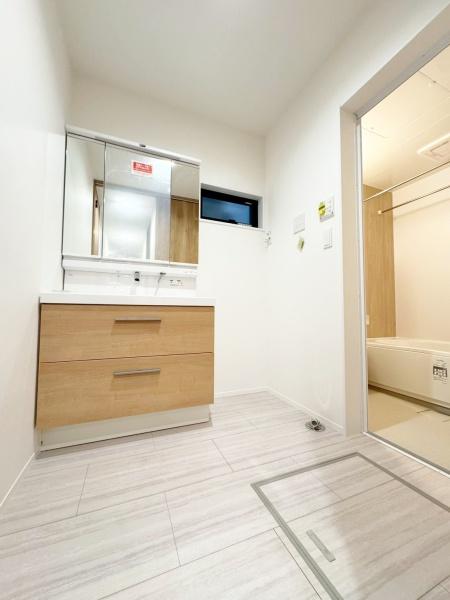 ���{�L���s�]���쒬3���ڂ̐V�z��ˌ��Ă̐��ʑ�E���ʏ�