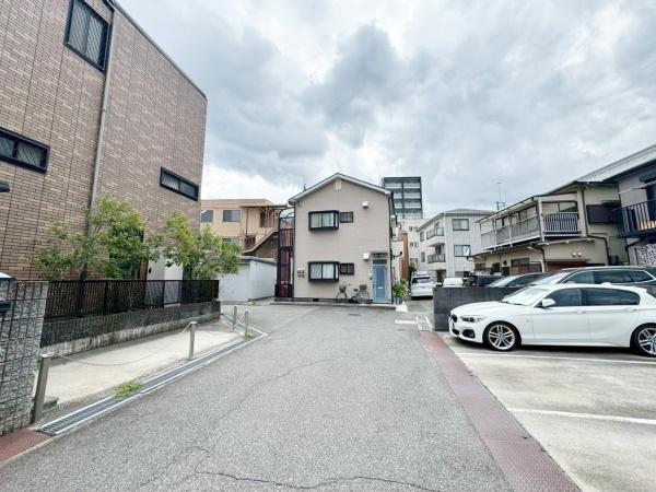 ���Ɍ��_�ˎs������2���ڂ̒��È�ˌ��Ă̑O�ʓ��H�܂ތ��n�ʐ^