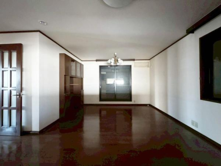 ���Ɍ��_�ˎs������2���ڂ̒��È�ˌ��Ẵ��r���O