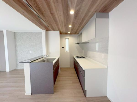 ���{�����s�ԉ�����2���ڂ̐V�z��ˌ��ẴL�b�`��