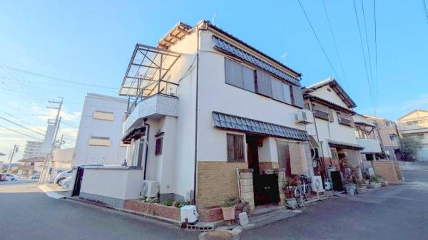 ���{�����s���ΐؒ�1���ڂ̒��È�ˌ��Ă̌��n�O�ώʐ^