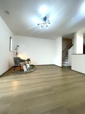 ���{���s���Z�g��Y�S7���ڂ̐V�z��ˌ��Ẵ��r���O