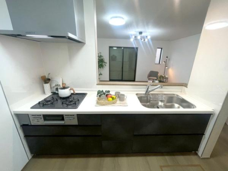 ���{���s���Z�g��Y�S7���ڂ̐V�z��ˌ��ẴL�b�`��