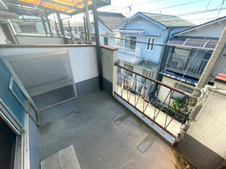 ���{�����s�R�蒬�̒��Ãe���X�n�E�X�̃o���R�j�[