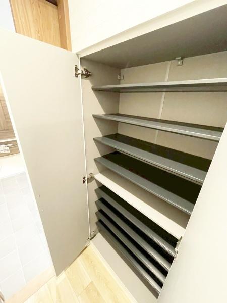 ���Ɍ����s�����c��8���ڂ̒��È�ˌ��Ă̎��[