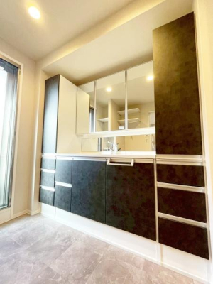 ���{�L���s����2���ڂ̒��Ã}���V�����̐��ʑ�E���ʏ�