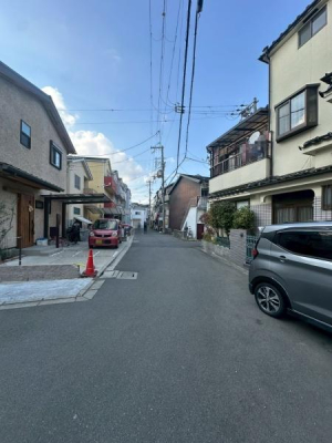 ���{����s���c��1���ڂ̓y�n�̑O�ʓ��H�܂ތ��n�ʐ^